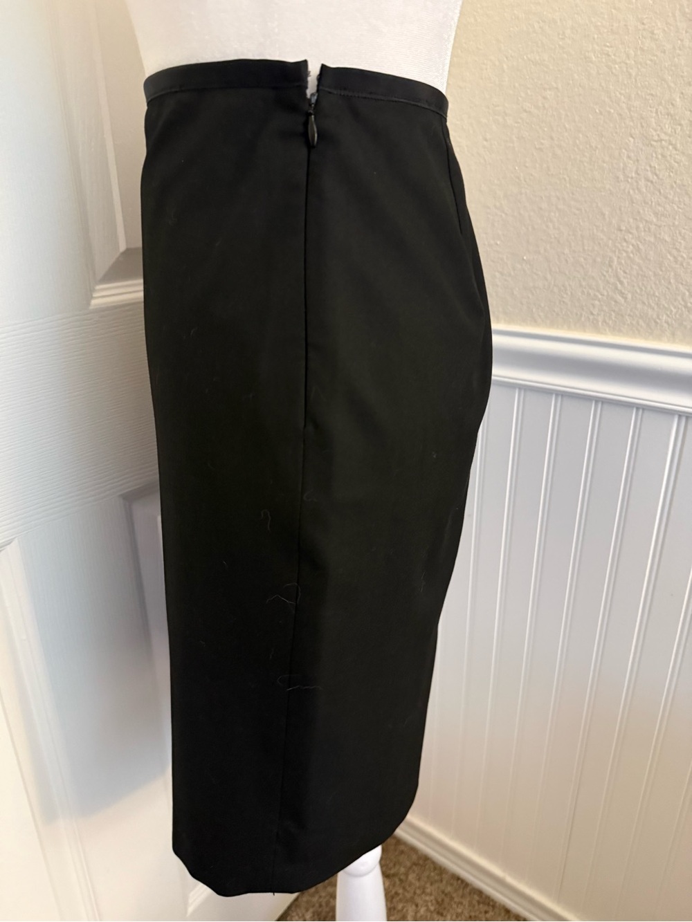 The Limited Black Pencil Skirt - Picture 5 of 6